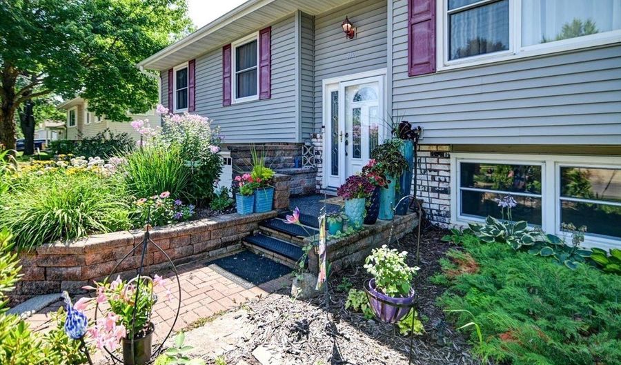 4101 Donald Dr, Madison, WI 53704 - 3 Beds, 2 Bath