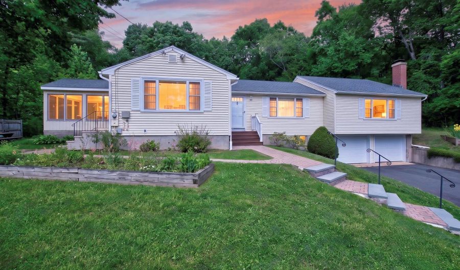 437 Lovely St, Avon, CT 06001 - 3 Beds, 2 Bath