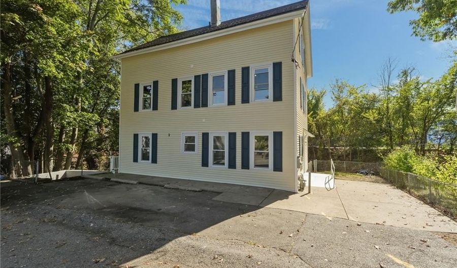 1 Cray St, Cumberland, RI 02864 - 6 Beds, 3 Bath
