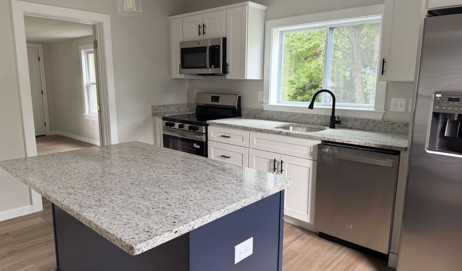 27 Washington St, Ashland, NH 03217 - 3 Beds, 1 Bath