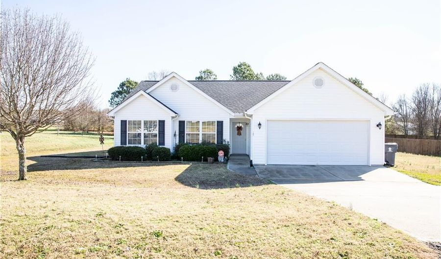 107 Chicoma Dr, Townville, SC 29689 - 3 Beds, 2 Bath
