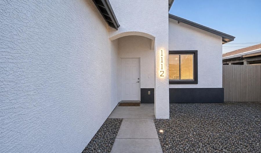 1112 E 4TH St, Casa Grande, AZ 85122 - 3 Beds, 2 Bath