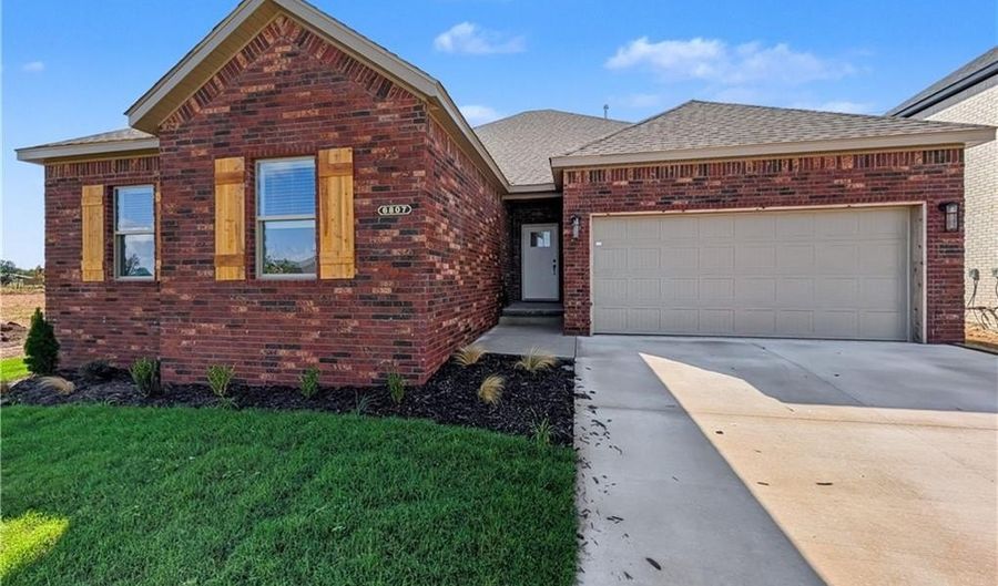 6807 SW Basswood Ave, Bentonville, AR 72712 - 4 Beds, 2 Bath