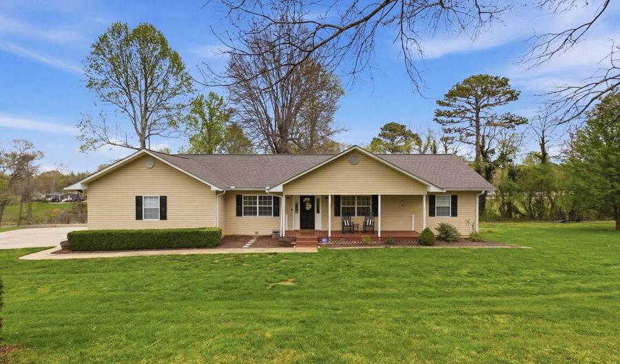 205 Cook St, Alto, GA 30510 - 3 Beds, 2 Bath