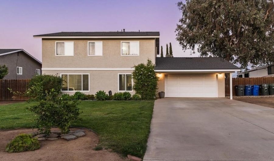 435 W Hawthorne St, Fallbrook, CA 92028 - 3 Beds, 2 Bath