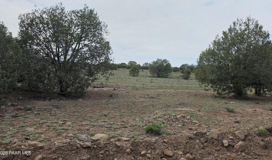 Mad Man Mountain Rd lot 240, Ash Fork, AZ 86320 - 0 Beds, 0 Bath