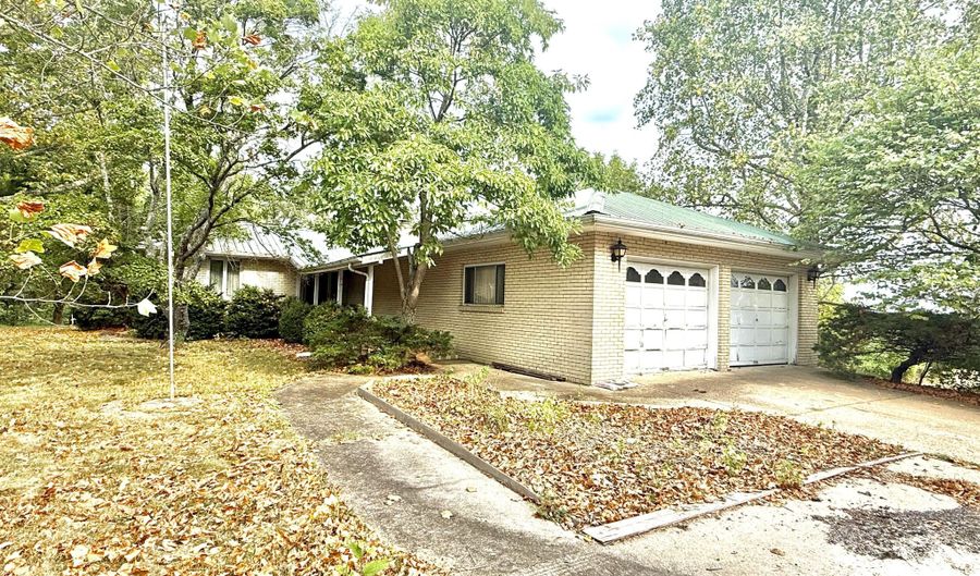 20985 State Highway 76, Ava, MO 65608 - 3 Beds, 3 Bath