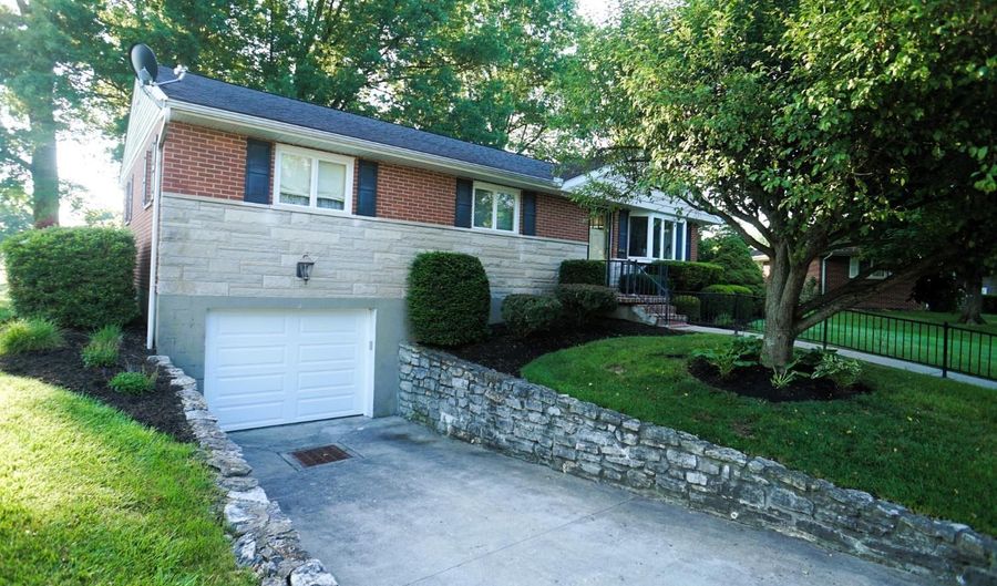 565 Cedar Ln, Batesville, IN 47006 - 3 Beds, 3 Bath