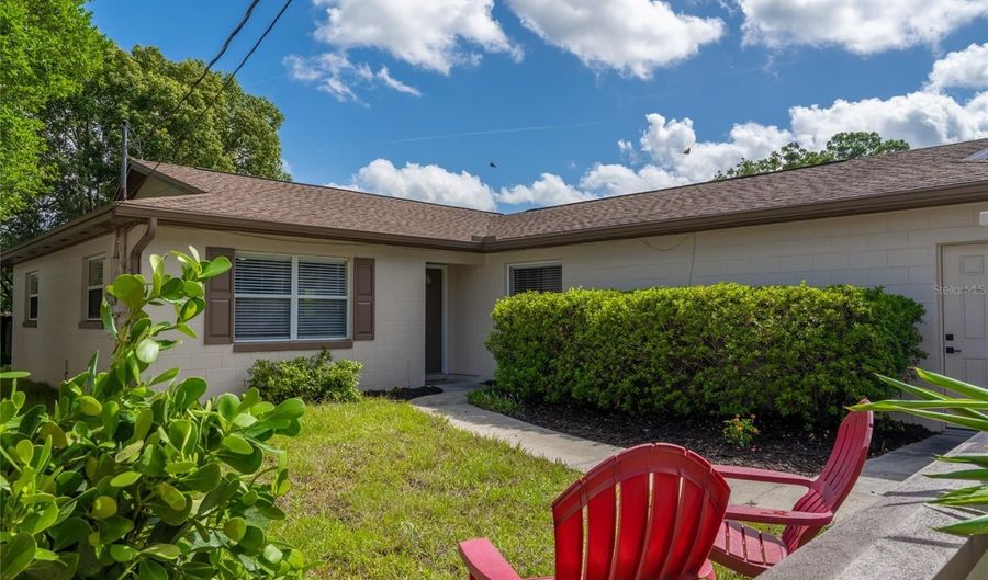 313 E HILLCREST St, Altamonte Springs, FL 32701 - 4 Beds, 2 Bath