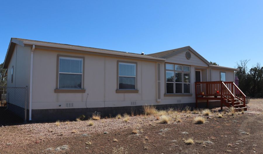 44175 Cattle Dr, Ash Fork, AZ 86320 - 3 Beds, 2 Bath