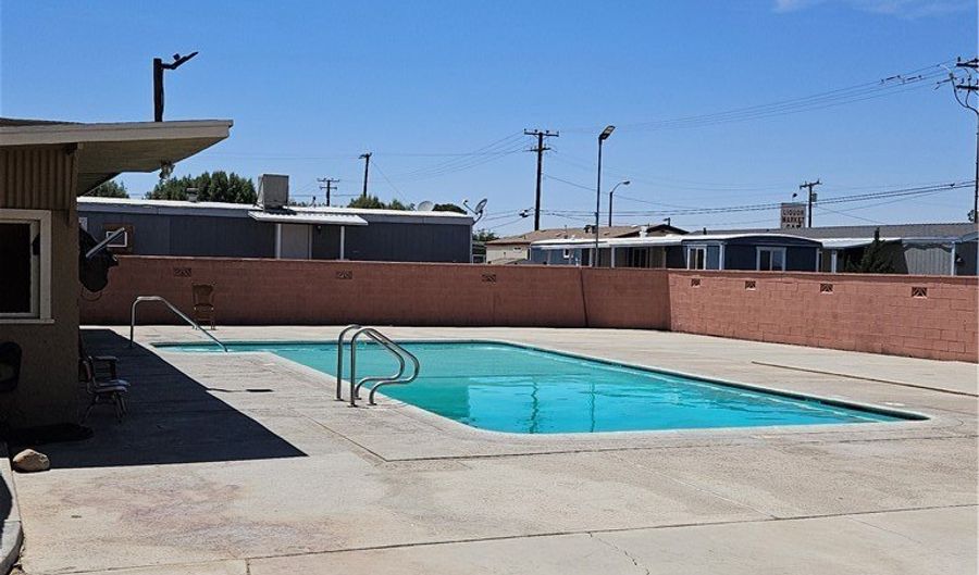 11423 Chamberlaine Way 59, Adelanto, CA 92301 - 2 Beds, 1 Bath