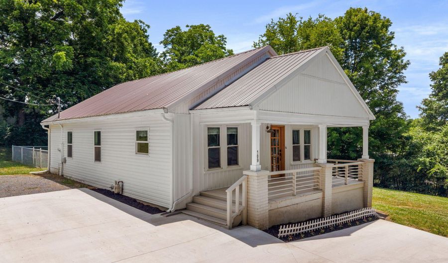 109 Frankfort St, Athens, TN 37303 - 3 Beds, 2 Bath