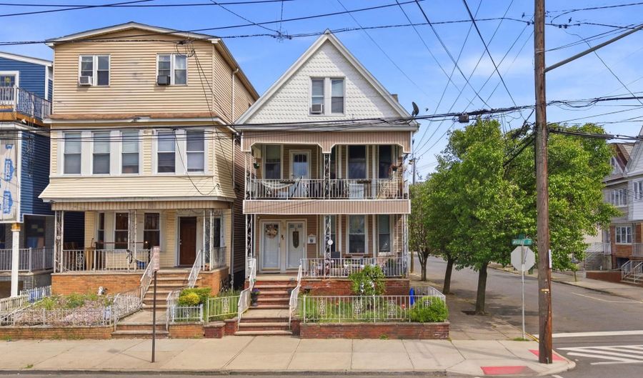 356 AVENUE A, Bayonne, NJ 07002 - 7 Beds, 4 Bath
