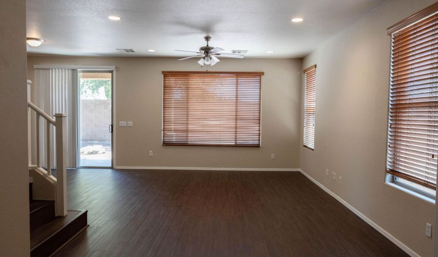 6231 S PEARL Dr, Chandler, AZ 85249 - 4 Beds, 3 Bath
