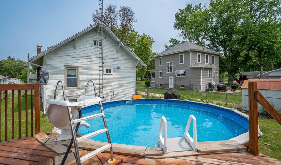 602 W ADAMS St, Abingdon, IL 61410 - 2 Beds, 1 Bath