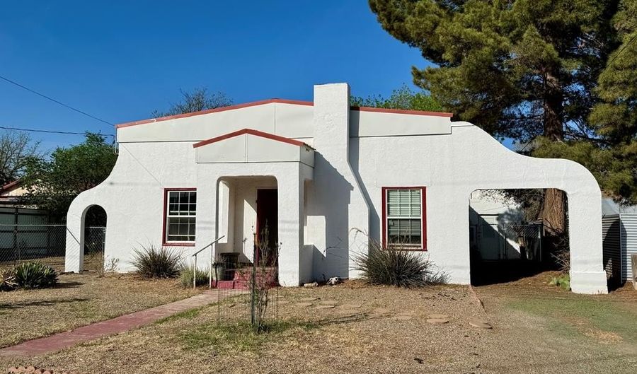 905 N 6th St, Alpine, TX 79830 - 3 Beds, 2 Bath