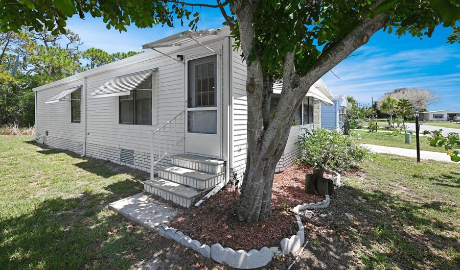 451 E Egret Cir, Barefoot Bay, FL 32976 - 2 Beds, 2 Bath