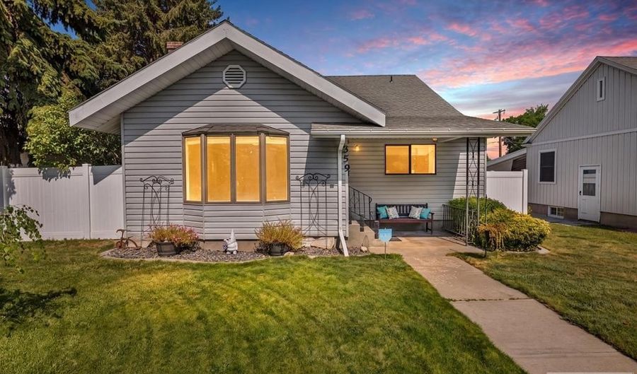 359 S Shilling Ave, Blackfoot, ID 83201 - 2 Beds, 1 Bath