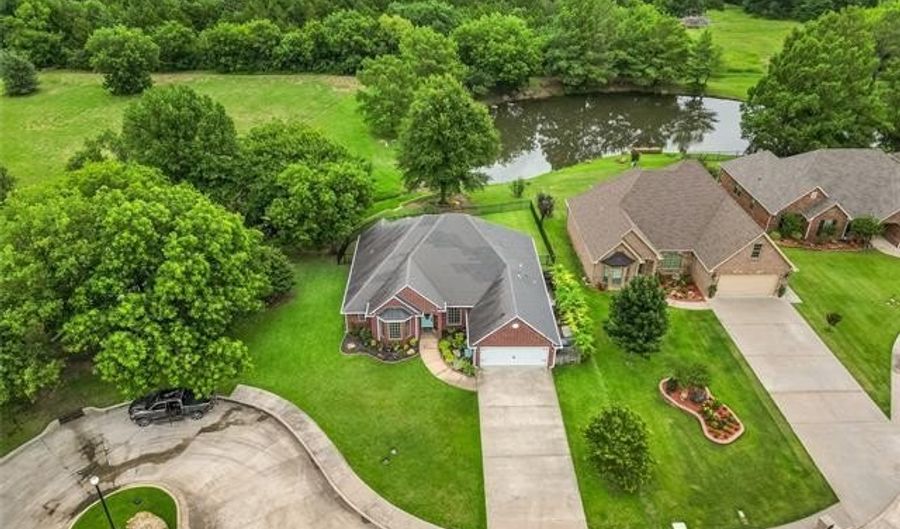 828 Sunset Ct, Ardmore, OK 73401 - 4 Beds, 3 Bath