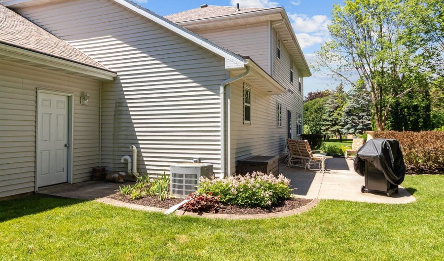 3116 E SANDPIPER Ln, Appleton, WI 54913 - 4 Beds, 3 Bath