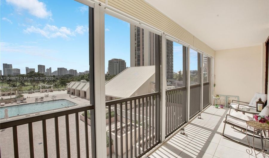 20301 W Country Club Dr 526, Aventura, FL 33180 - 2 Beds, 2 Bath