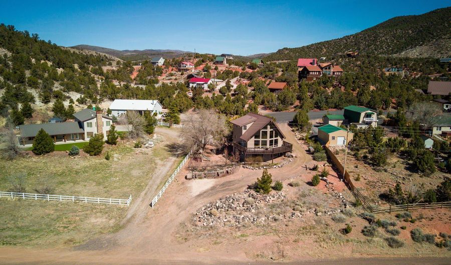 342 E Foothill Cir, Central, UT 84722 - 3 Beds, 3 Bath