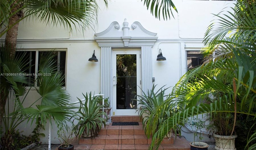 10078 E Bay Harbor Dr 78D, Bay Harbor Islands, FL 33154 - 2 Beds, 1 Bath