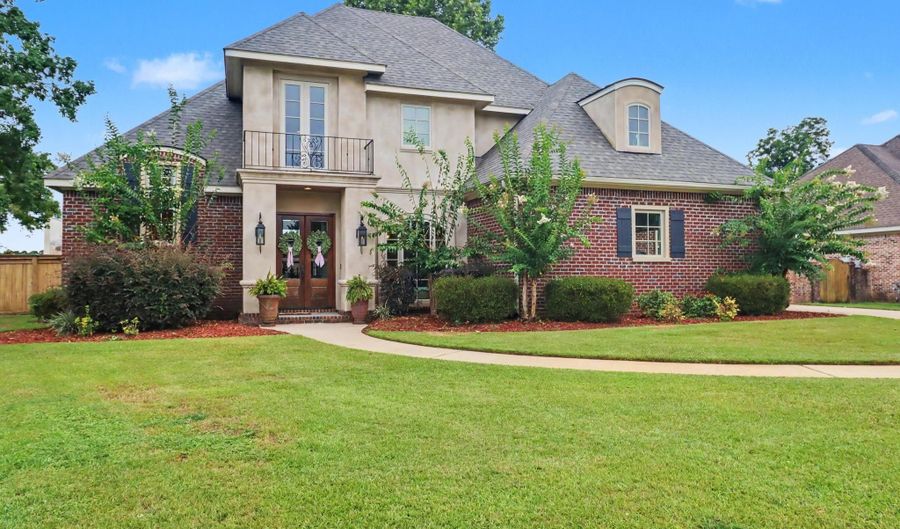 930 Caroline Dr, Biloxi, MS 39532 - 4 Beds, 4 Bath