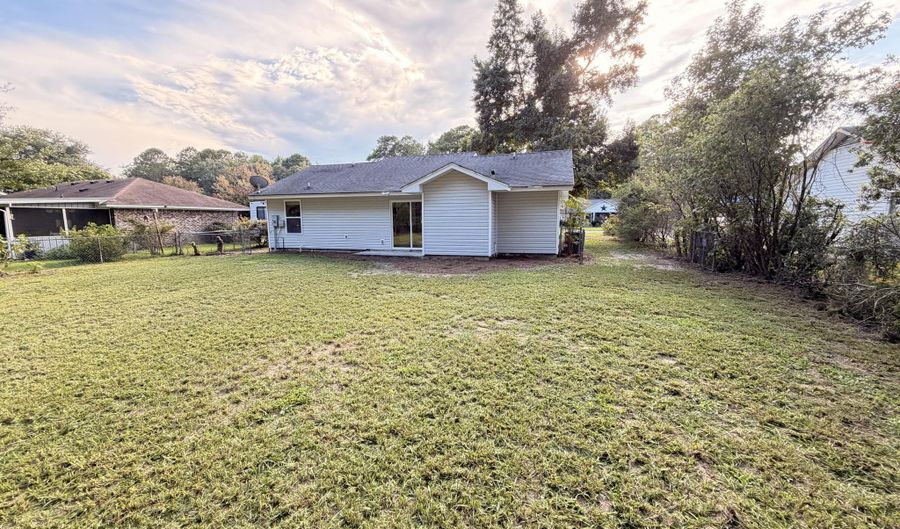 9 Burlington Cir, Beaufort, SC 29906 - 3 Beds, 2 Bath