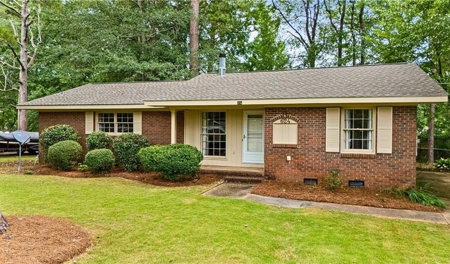 624 THORPE St, Auburn, AL 36830 - 3 Beds, 2 Bath