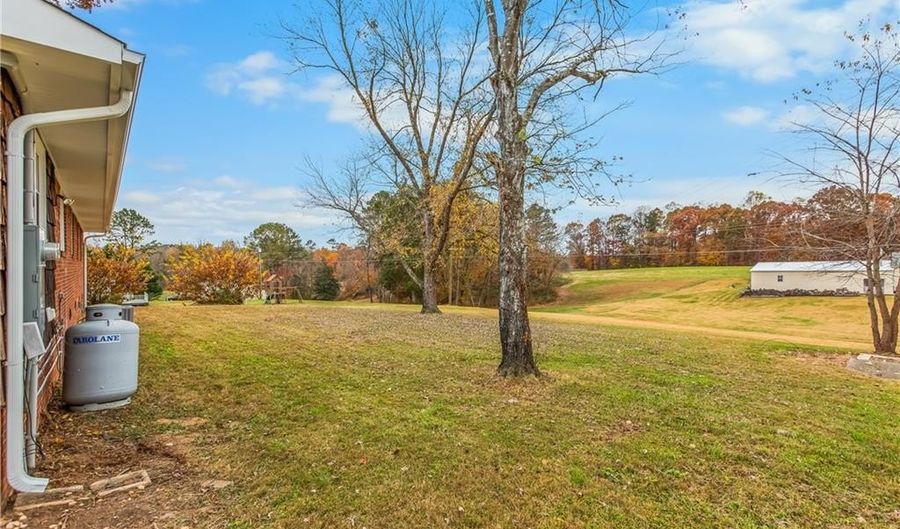 166 Coe Rd, Ararat, NC 27007 - 3 Beds, 1 Bath