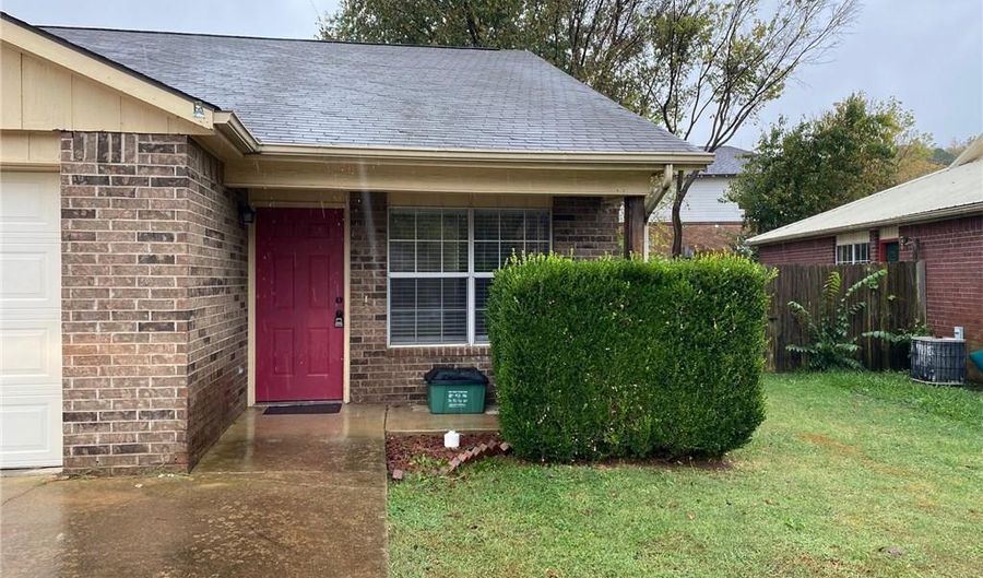 1526 N Bernice Dr, Fayetteville, AR 72703 - 2 Beds, 2 Bath