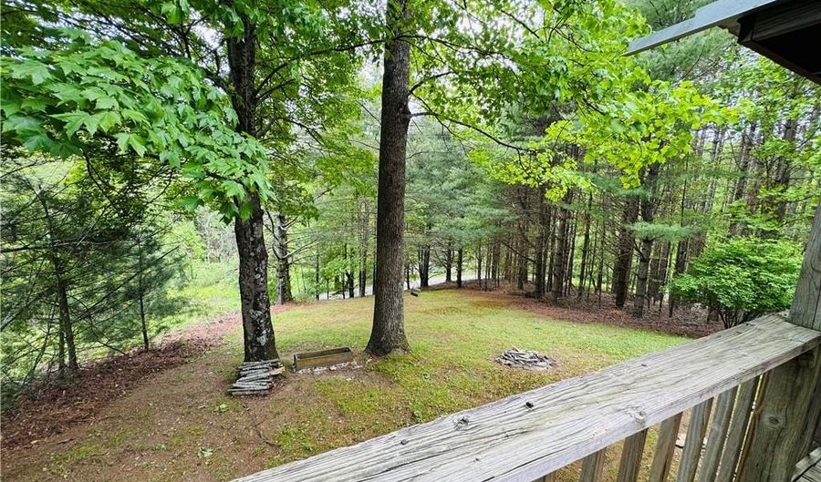477 Parkway Dr, Jefferson, NC 28694 - 2 Beds, 2 Bath