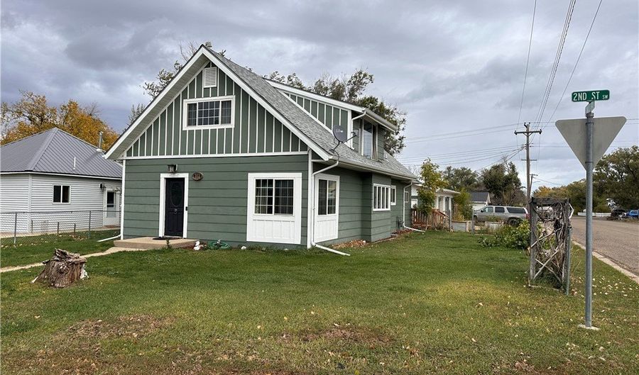 522 S 2nd St W, Baker, MT 59313 - 3 Beds, 2 Bath