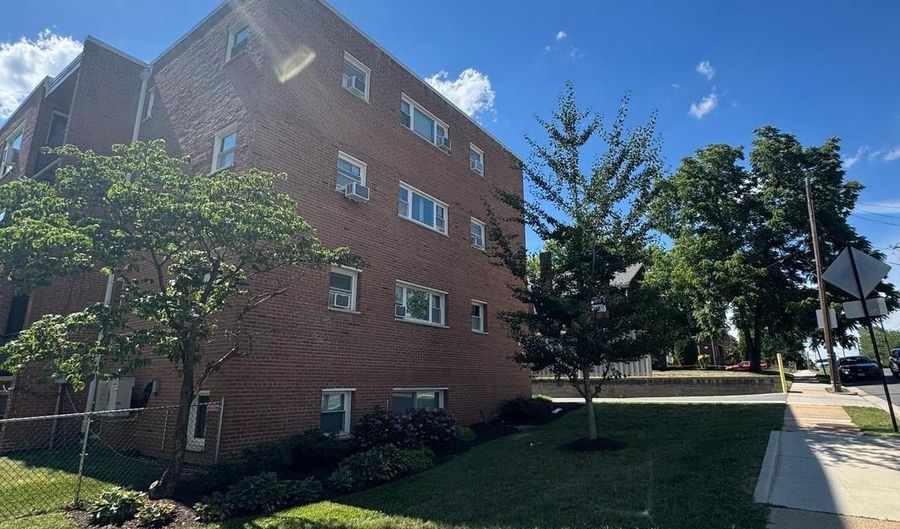 500 S COURTHOUSE Rd 14, Arlington, VA 22204 - 1 Beds, 1 Bath