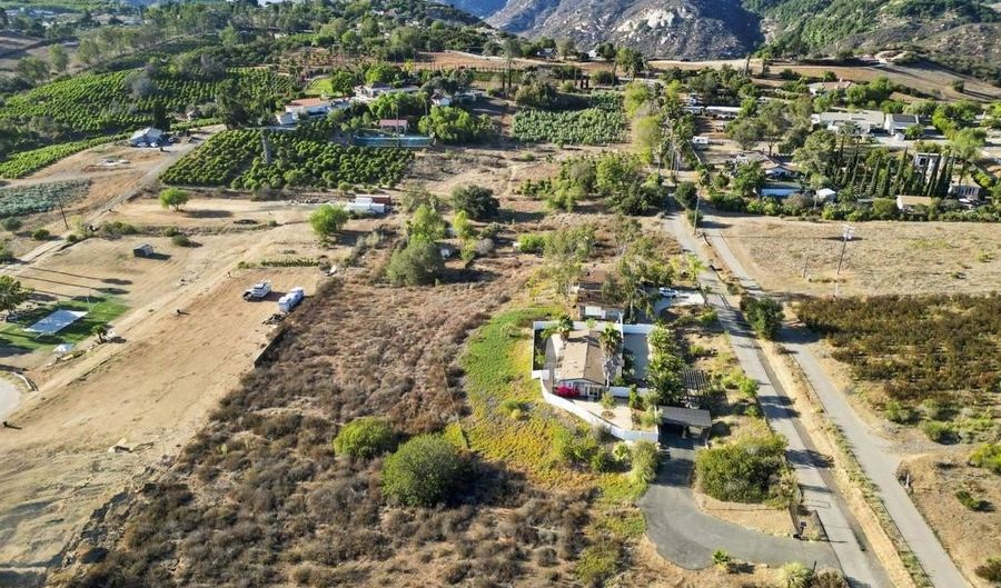 9383-85 W Lilac Rd, Escondido, CA 92026 - 3 Beds, 2 Bath