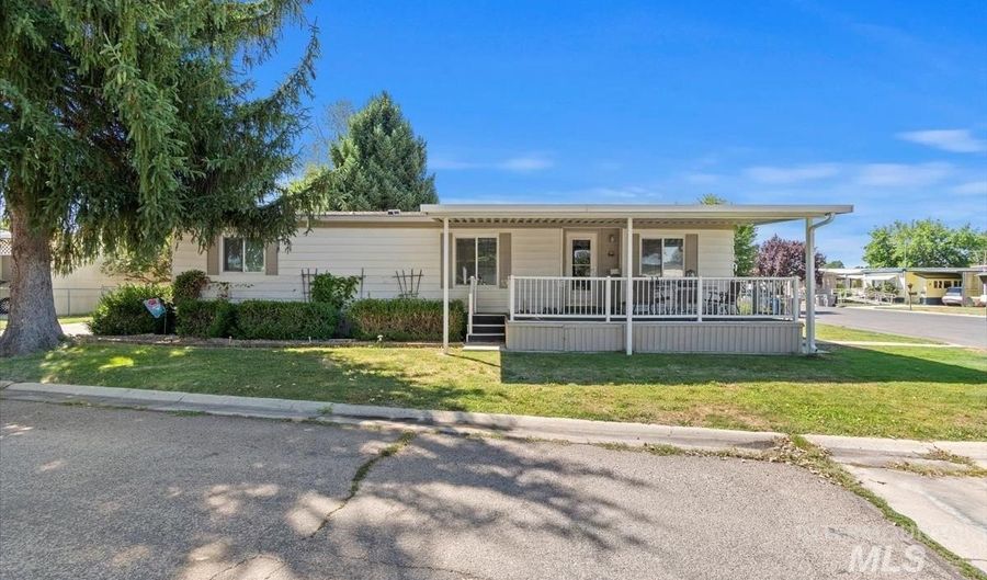 275 N Checola Cir, Boise, ID 83713 - 2 Beds, 2 Bath