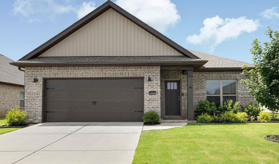 12506 Whitcomb Cir, Athens, AL 35613 - 4 Beds, 3 Bath