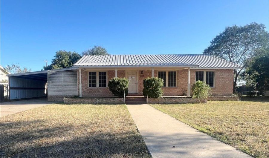 1110 E 3rd St, Alice, TX 78332 - 4 Beds, 2 Bath