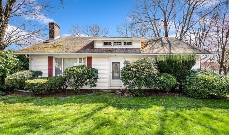 2444 Hartford Ave, Johnston, RI 02919 - 3 Beds, 3 Bath