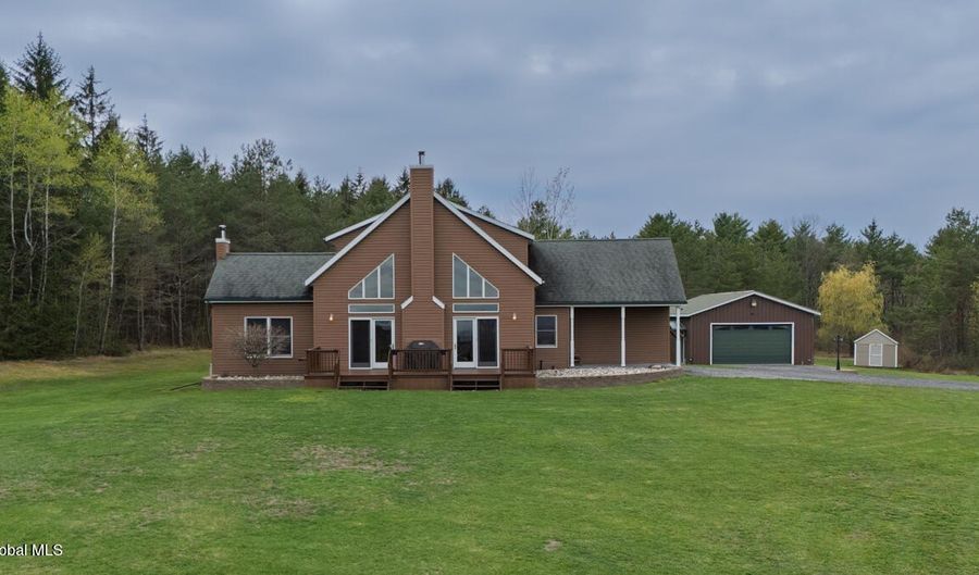 4 Debbie Dr, Altamont, NY 12009 - 4 Beds, 2 Bath