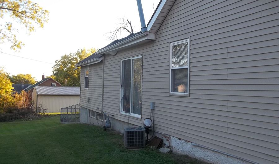 211 W KANSAS St, Afton, IA 50830 - 3 Beds, 1 Bath