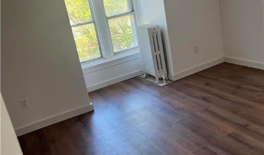 527 N 6th St, Allentown, PA 18102 - 6 Beds, 2 Bath