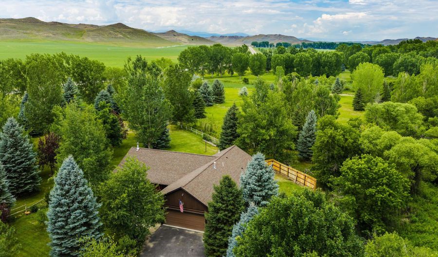 28 Apache Rd, Clearmont, WY 82835 - 2 Beds, 2 Bath