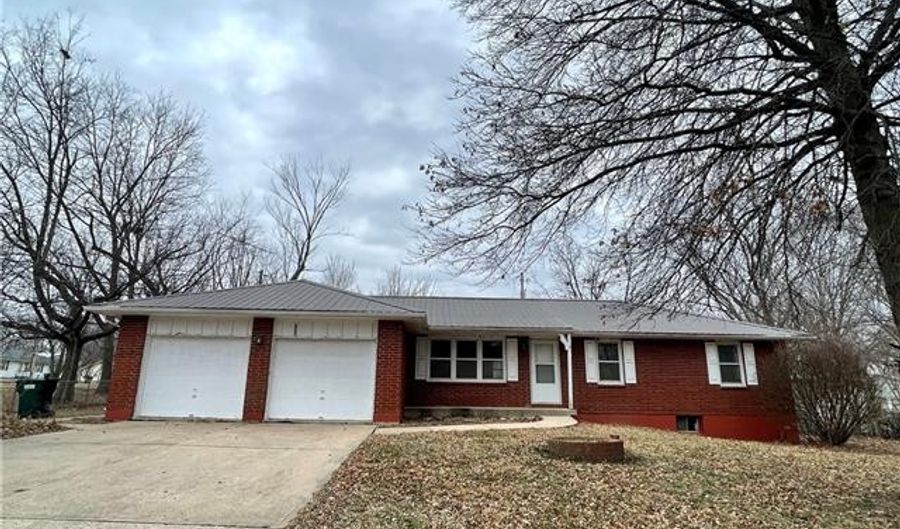 504 E State Route A Hwy, Archie, MO 64725 - 3 Beds, 2 Bath