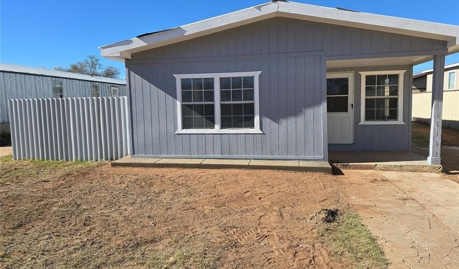 309 NE 4th St, Andrews, TX 79714 - 3 Beds, 2 Bath