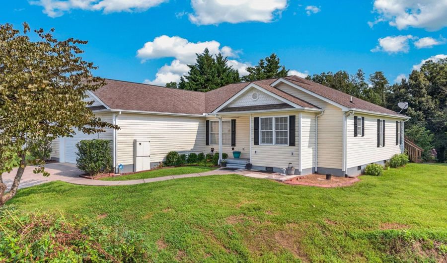 243 Springwood Dr, Bean Station, TN 37708 - 3 Beds, 2 Bath