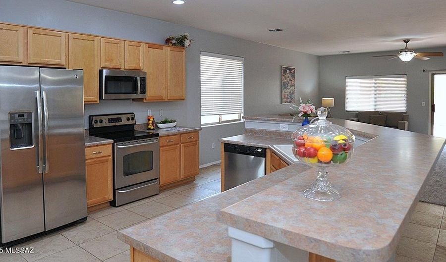 565 W Calle Cajeta, Sahuarita, AZ 85629 - 3 Beds, 2 Bath