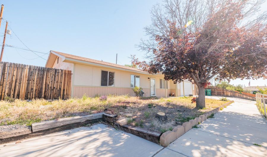 341 ARNOLD Dr, Aztec, NM 87410 - 4 Beds, 3 Bath