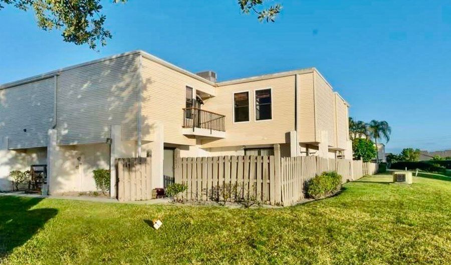 1602 Shaker Cir, Wellington, FL 33414 - 3 Beds, 3 Bath